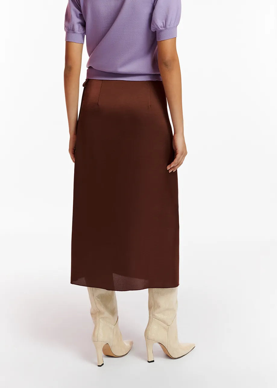 Silk midi skirt crafted from recycled polyester-blend fabric, featuring a high rise silhouette. Perfect for a weekend look with Essentiel Antwerp's Ellie Skirt - Brown.