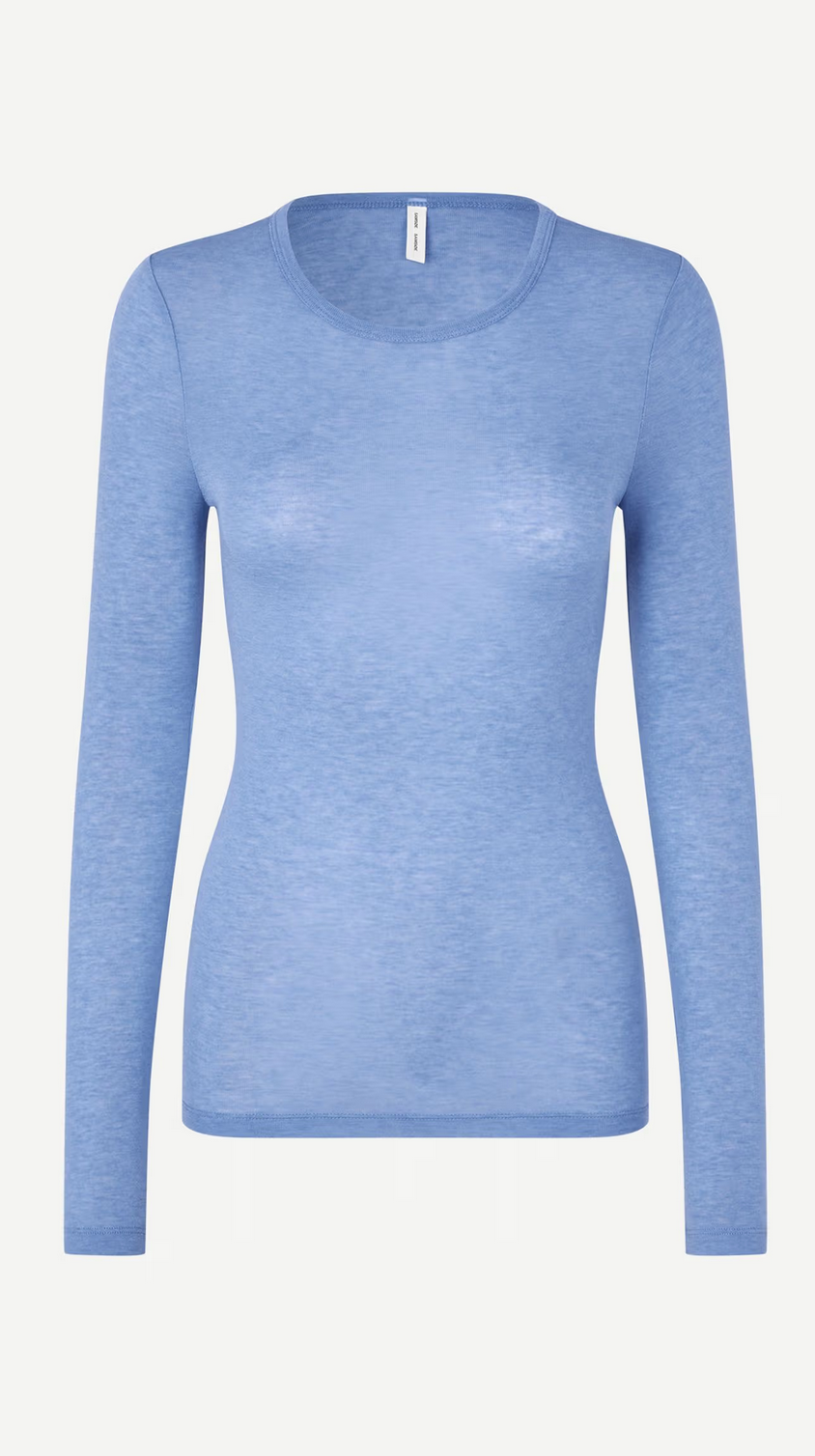 The Sadou T-shirt Long Sleeve by Samsøe Samsøe is a slim-fit women’s top in Della Robbia Blue, shown with long sleeves against a plain white background.
