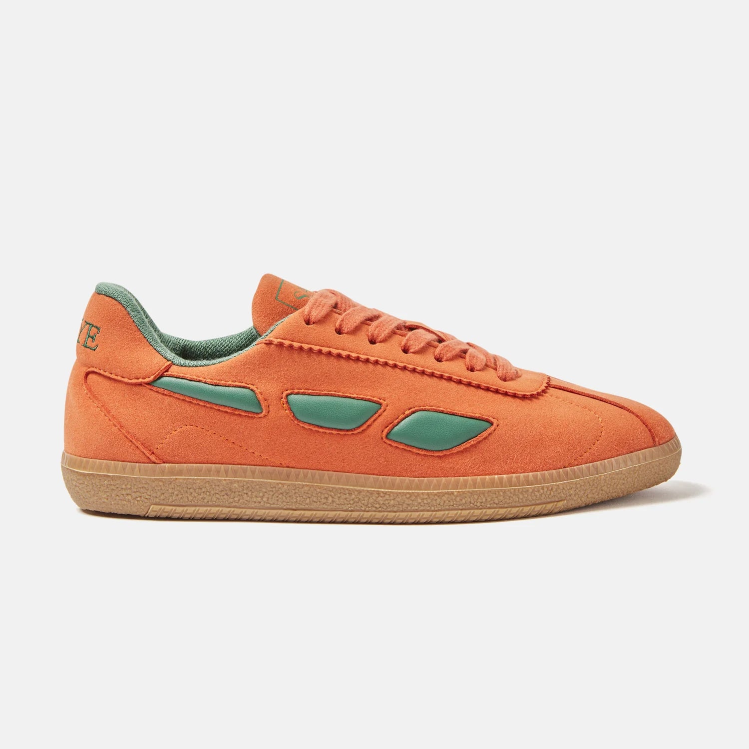 A pair of SAYE Modelo '70 Sneakers - Orange & Green.
